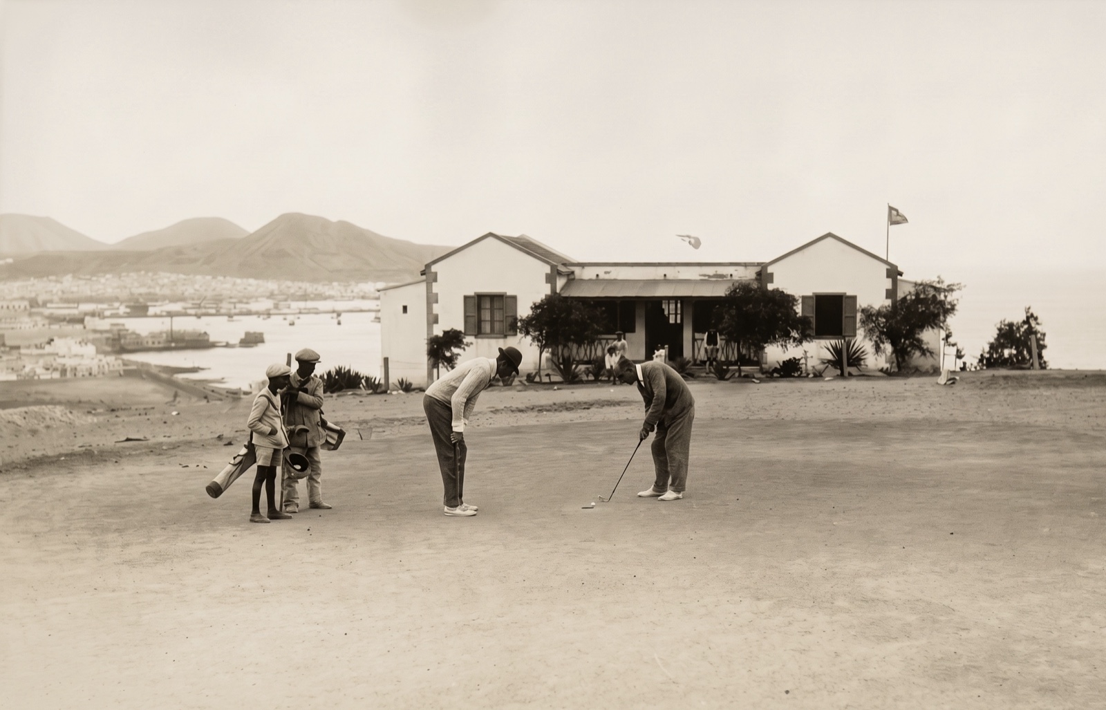 Vintage early 1900s photograph of golfers at the Las Palmas Golf Club